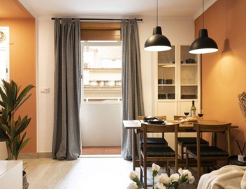 Cozy Seaside Getaway in Barceloneta – Steps from the Beach! 3