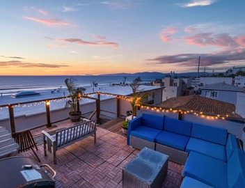 Cozy Studio Retreat - Rooftop - Panoramic Ocean Views 3