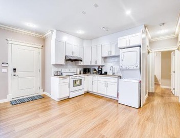 Cozy two beds lower level suite in Vancouver West 5