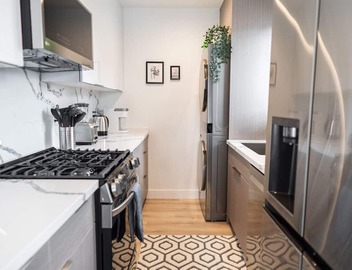 COZY URBAN RETREAT: NEWLY REMODELED 1BR NOHO APARTMENT w/FENCED PATIO (p60) 3