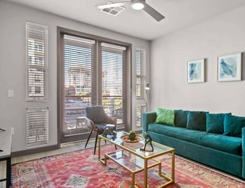 CozySuites PHX RORO Gym, Pool, Pets, Parking! #13 5