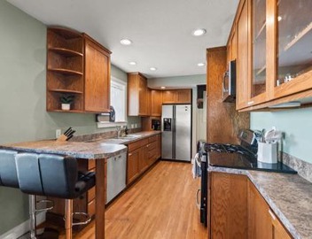 Craftsman 2B Upper Unit -1 block from Greenlake 2