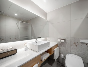 Crystal Hotel 2