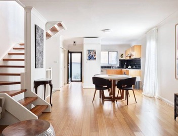 Darlington Hideaway - Convenient location 5
