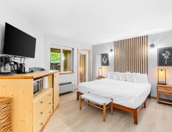 Dasha's alpine retreat at Icicle Village with pool and hot tub 2