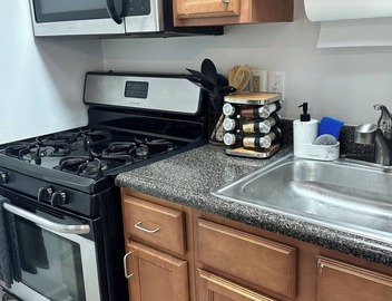 DC Tranquil 2BR w/Laundry, Parking & Dishwasher 4