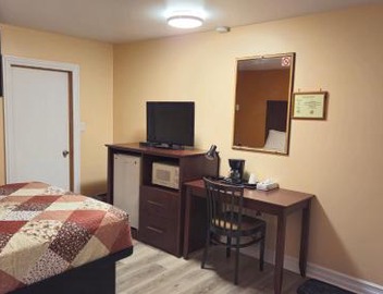 Deep River Motel 3