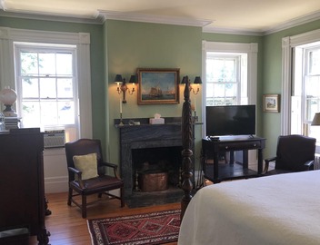 Delano Homestead Bed & Breakfast 4