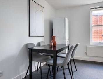 Delightful City of London 2BR w/Balcony, nr Tube Station, by Blueground 2