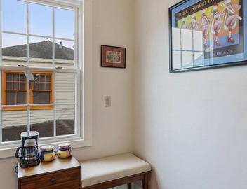 Delightful Freret St Studio Apartment w/parking 4