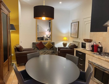 Delightful stylish house with private romantic garden 4