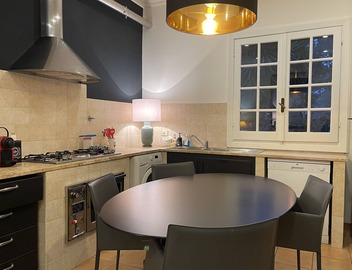 Delightful stylish house with private romantic garden 5