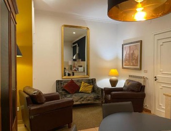 Delightful stylish house with private garden close to downtown 2