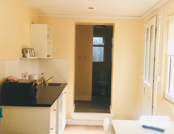Delphi Cottage 4