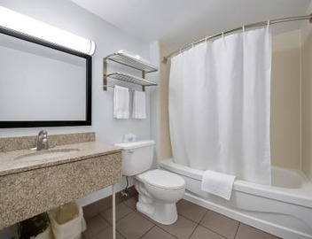 Deluxe Inn 2