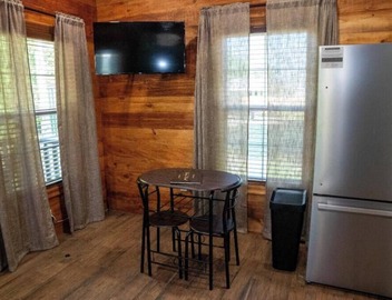 Deluxe Rustic Tiny Cabin 5