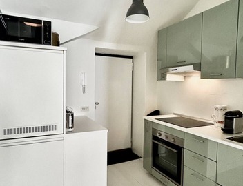 Design and Comfort, Metro 8min walk, Air Conditioning, WiFi 2