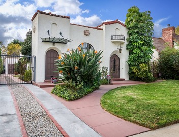 Designer Furnished, Renovated, & Centrally Located Spanish Bungalow! 3