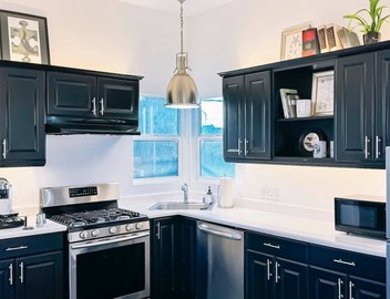 Designer loft in luxury home near beach. Sleeps 4 4
