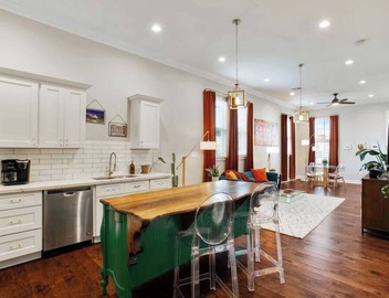 Designer's Dream! 3 bed/2.5 bath 2