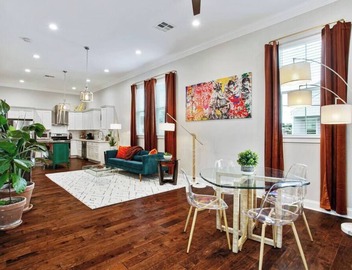 Designer's Dream! 3 bed/2.5 bath 4