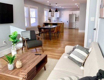 Designer Style 3Br, King Bed, W/D,Parking,Spotless 3