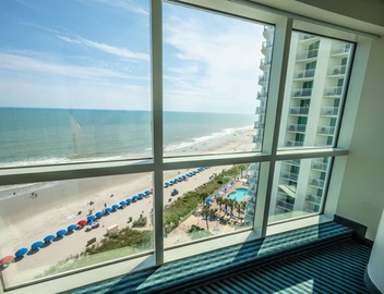 Direct Ocean and City Views, Corner Suite, Pools! 5