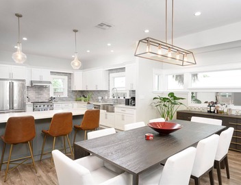 DISCOUNT Charming 3-bedroom Craftsman in Mid City with Backyard 2