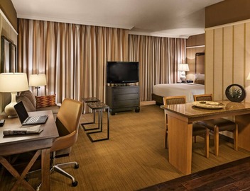 Discover Ideally Located Suites in Gainey Ranch AZ w/Free Parking & Breakfast! 2