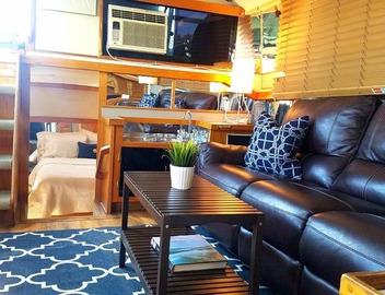 Dockside Boat & Bed Long Beach 2