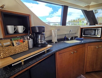 Dockside Boat & Bed Long Beach 3