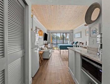 Dockside Dream-Waterfront-Boat Slip-Downtown 3