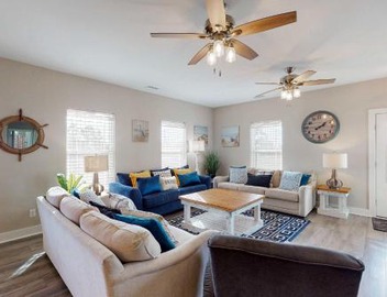 Dog-friendly beach house with shared swimming pools 5