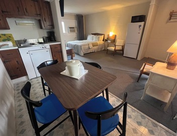 Doryman Motel 4