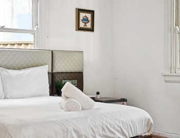 Double Bed Room - Easy Commute to Hurstville Station - Shared Bathroom 5
