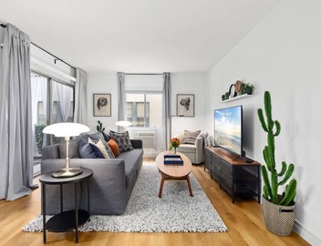 Double King Suite with Patio Dining and Parking 5