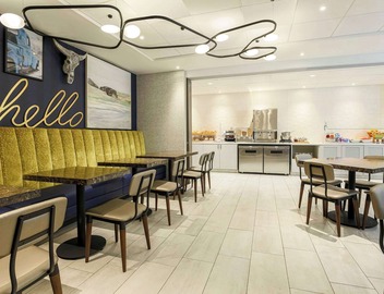DoubleTree by Hilton Austin - University Area 2