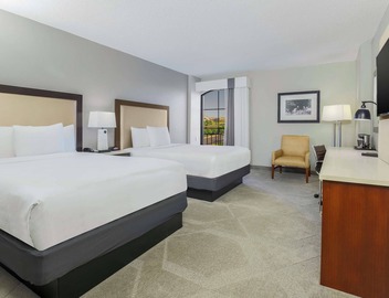 DoubleTree by Hilton Austin - University Area 3