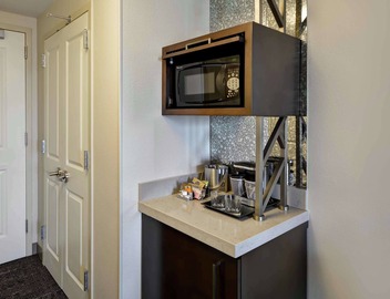 DoubleTree by Hilton Chicago Midway Airport 3