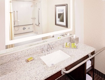 DoubleTree by Hilton Hotel Boston Bayside 5