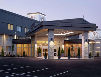 Doubletree By Hilton Montreal Airport 4