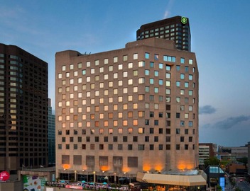 DoubleTree By Hilton Montreal 3