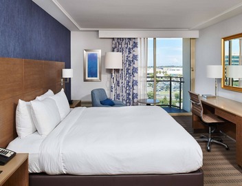DoubleTree by Hilton Torrance - South Bay 2