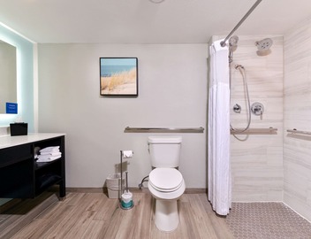 DoubleTree by Hilton Corpus Christi Beachfront 3