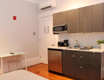 Downtown Beacon Hill, Convenient, Comfy Studio #1 4