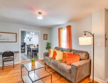 Downtown Brockton Apt < 1 Mi to Local Dining 4