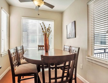 Downtown Condo Near the Convention Center 3