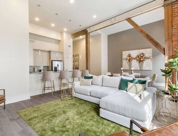 🛎DOWNTOWN Condo You've Been LOOKING For! Glam+Historic Charmer+Private Balcony= Everything! 4