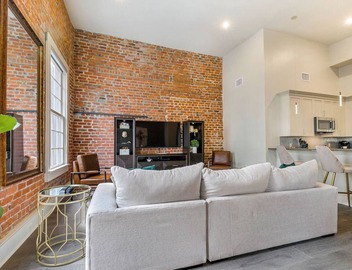 🛎DOWNTOWN Condo You've Been LOOKING For! Glam+Historic Charmer+Private Balcony= Everything! 5