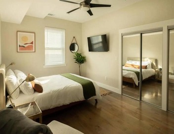 Downtown, contemporary, 2 bedroom, Roof Terrace! 4A 2